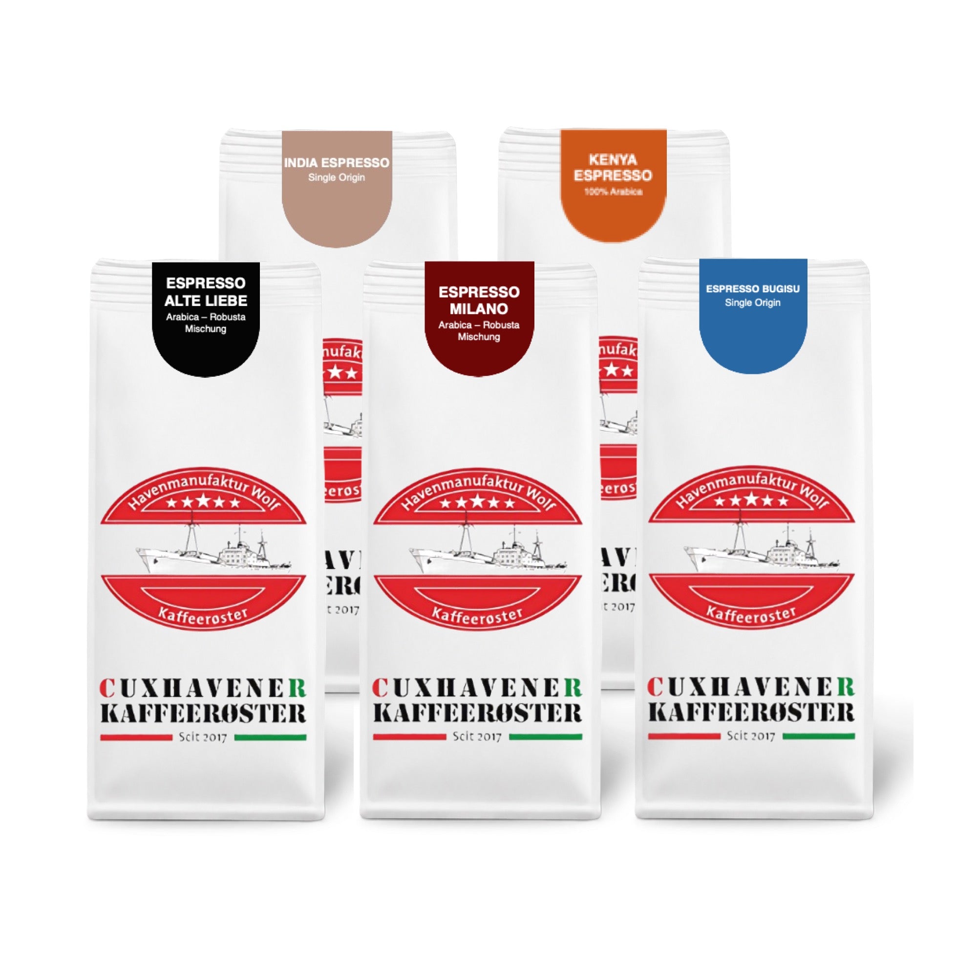 Weiße Kaffeetüten des Cuxhavener Kaffeeroesters eingebunden in Werbung für Espresso Trio Vorteilspaket XLarge 5x1000g freigestellt vor weissem Hintergrund