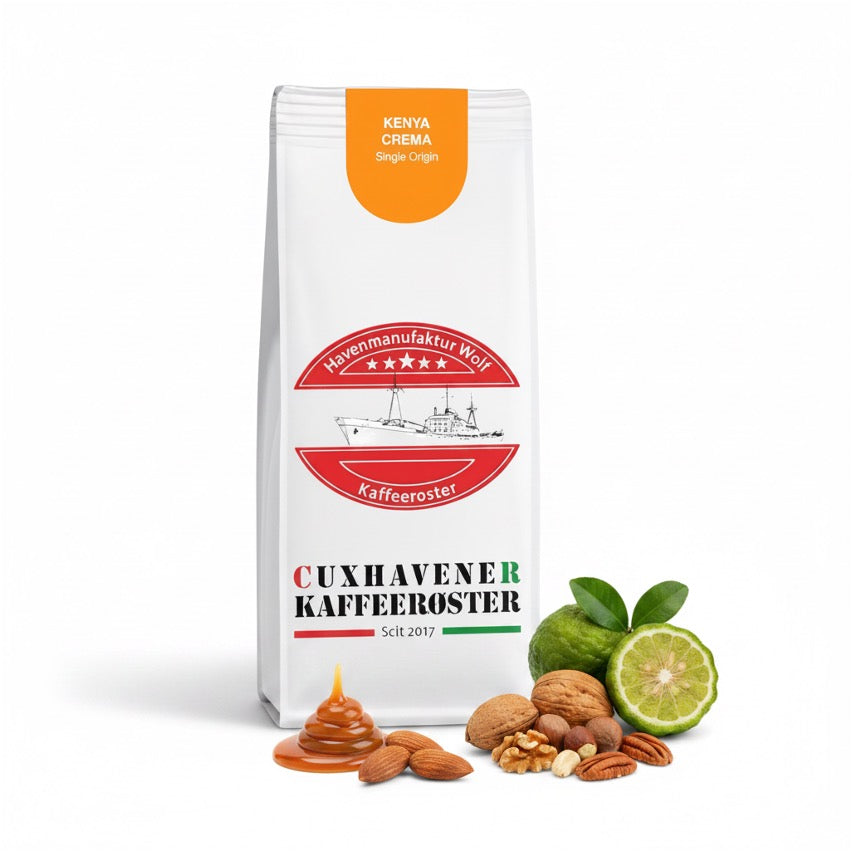 Weiße Kaffeetüte des Cuxhavener Kaffeeroesters mit der Aufschrift Kenya Crema AA und Aromasymbolen vor weißem Hintergrund