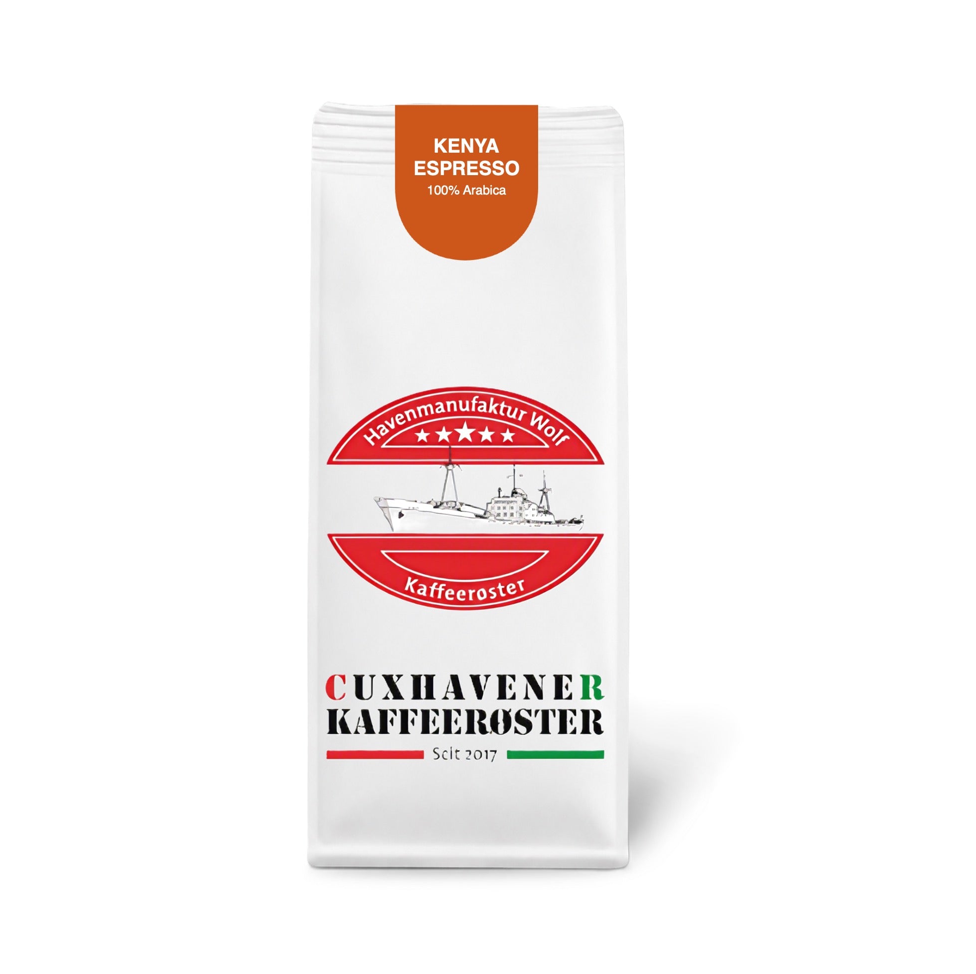 Weiße Kaffeetüte des Cuxhavener Kaffeeroesters mit der Aufschrift Kenya Espresso vor weißem Hintergrund 
